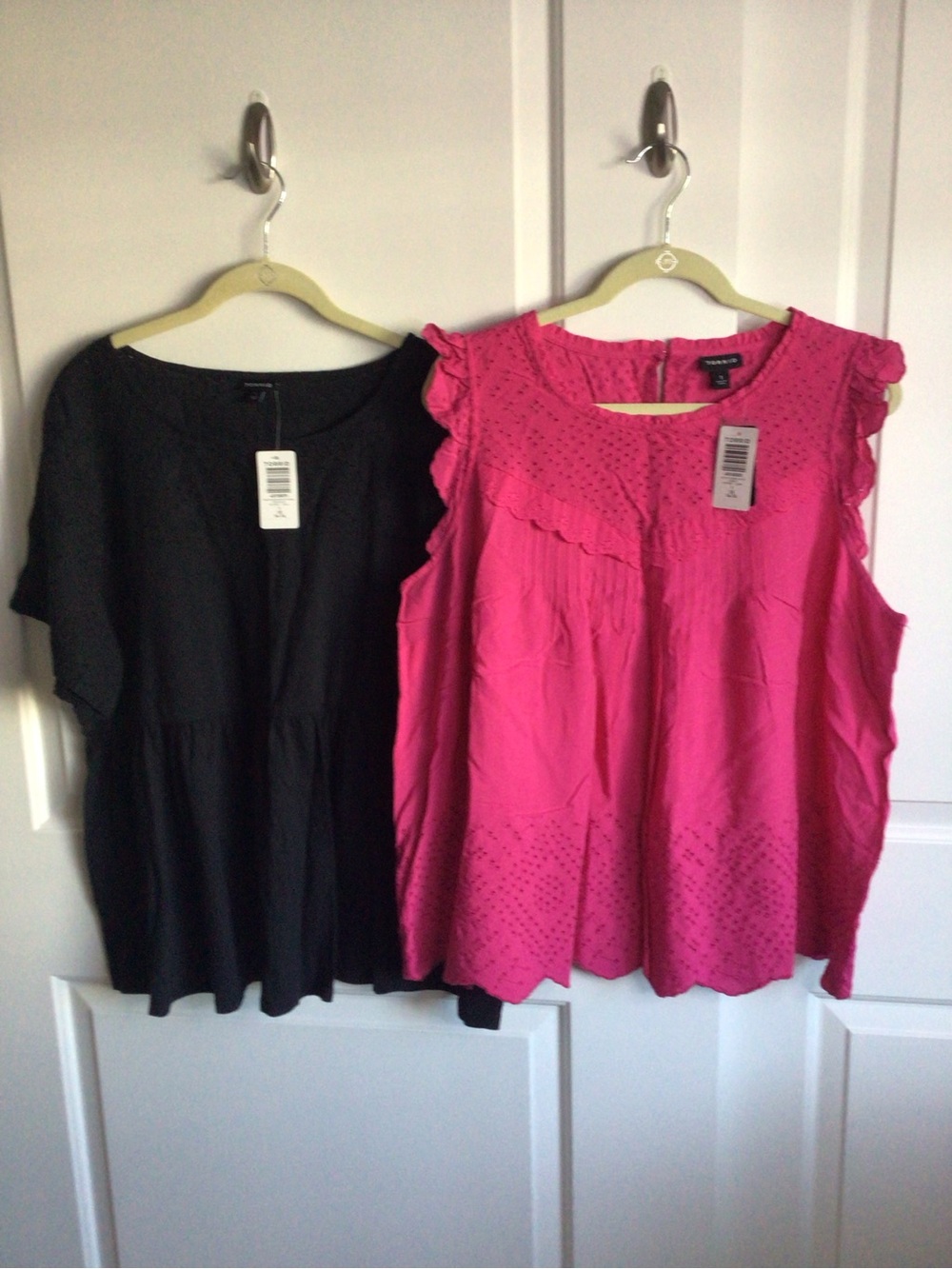 torrid Pink Eyelet Ruffle Sleeveless Camisole
Torrid black top